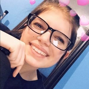 Meet your Posher, Cassie